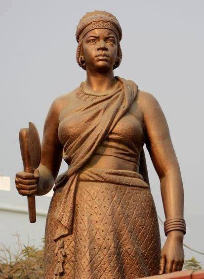 Statue of Nzinga in Luanda, Angola
